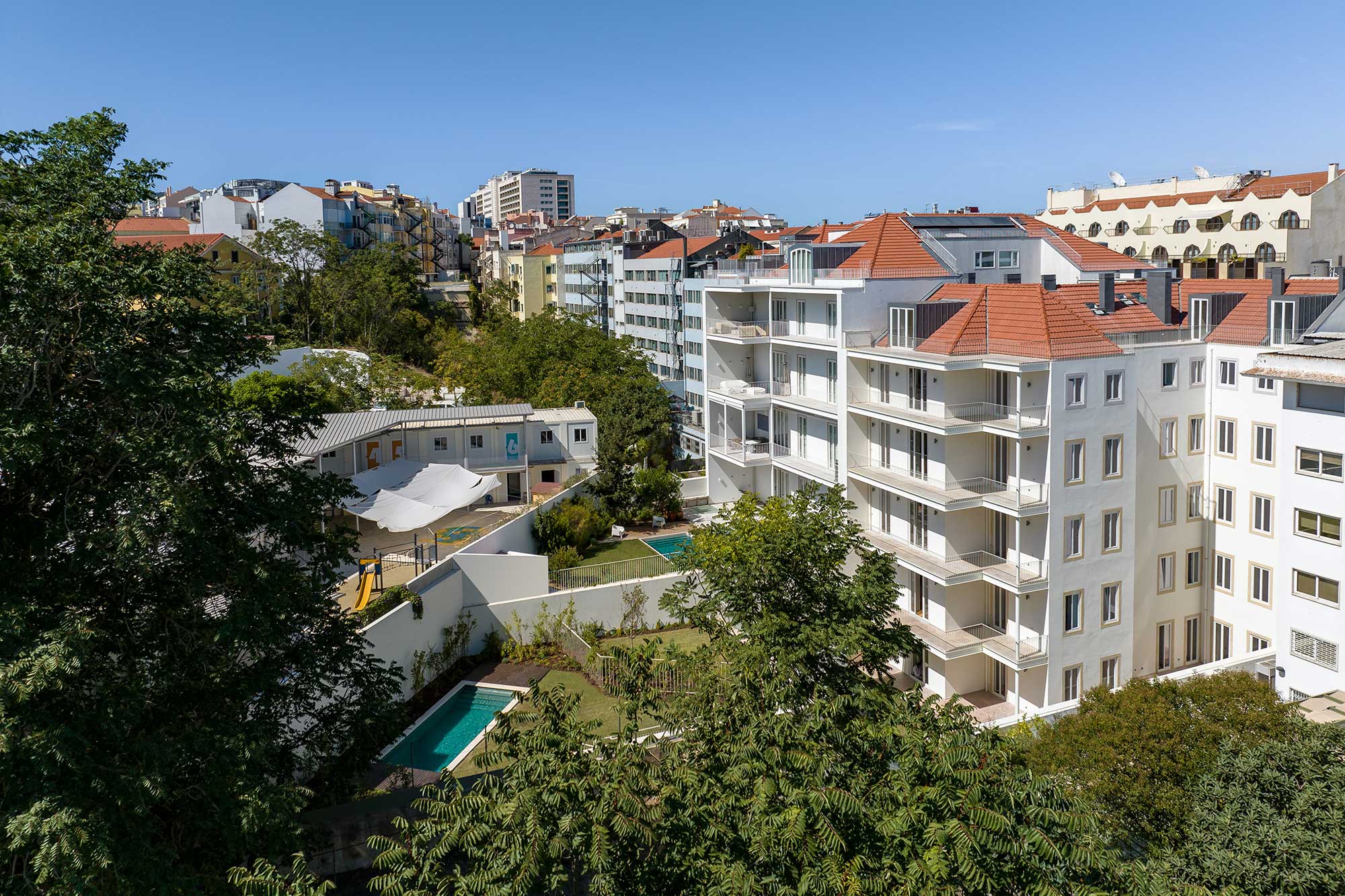 RDF - fachada tardoz e jardim